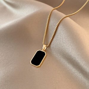 Niche Design 18K Gold Non-fading Fashion Small Black For Men Titanium Steel Necklace For Women